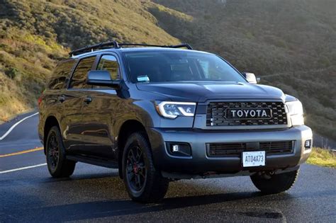 Toyota Sequoia v8 review